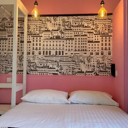 De La Croix-rousse Hotel