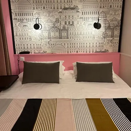 Hotel De La Croix-rousse Lyon