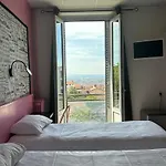 De La Croix-rousse 2* Lyon