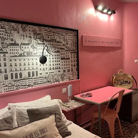 De La Croix-rousse Hotel