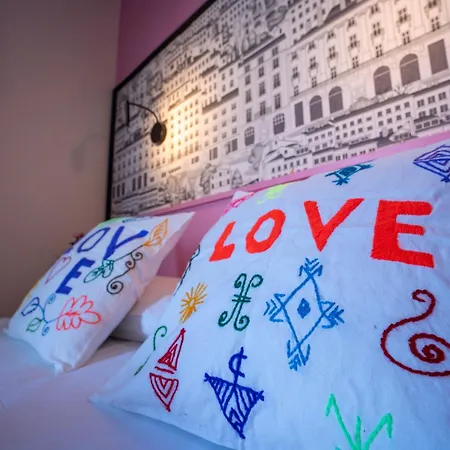 Hotel De La Croix-rousse Lyon
