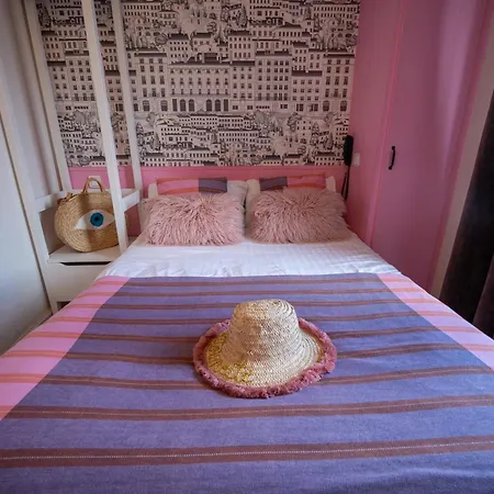 Hotel De La Croix-rousse 2*
