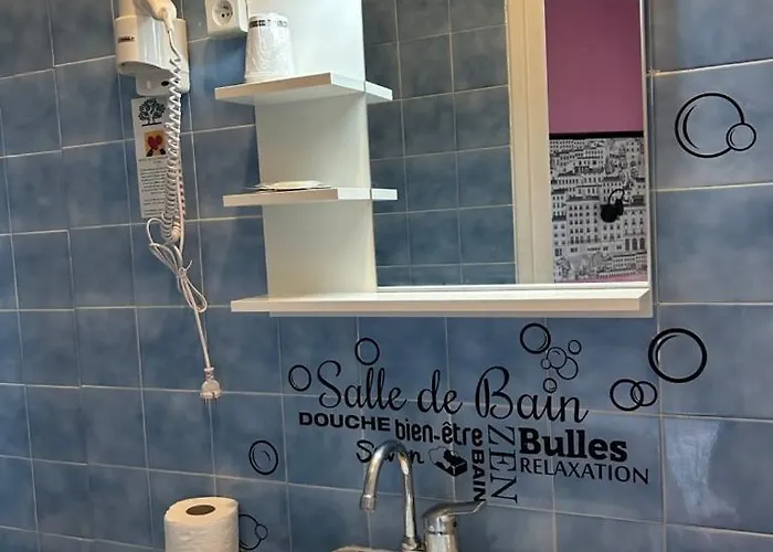 De La Croix-rousse Hotel 2*