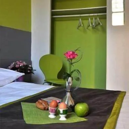 Otel De La Croix-rousse 2*