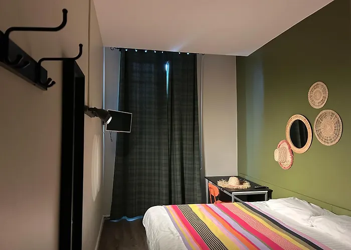 De La Croix-rousse 2*